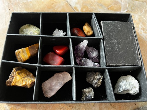 EDELSTEINE+MINERALIEN,Box