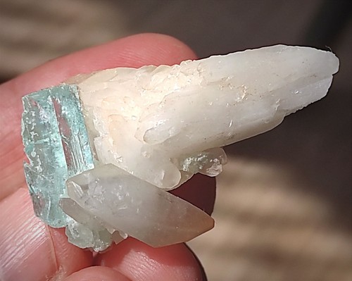 Vanadium aquamarin kristall - vanadium-aquamarin-kristall, in